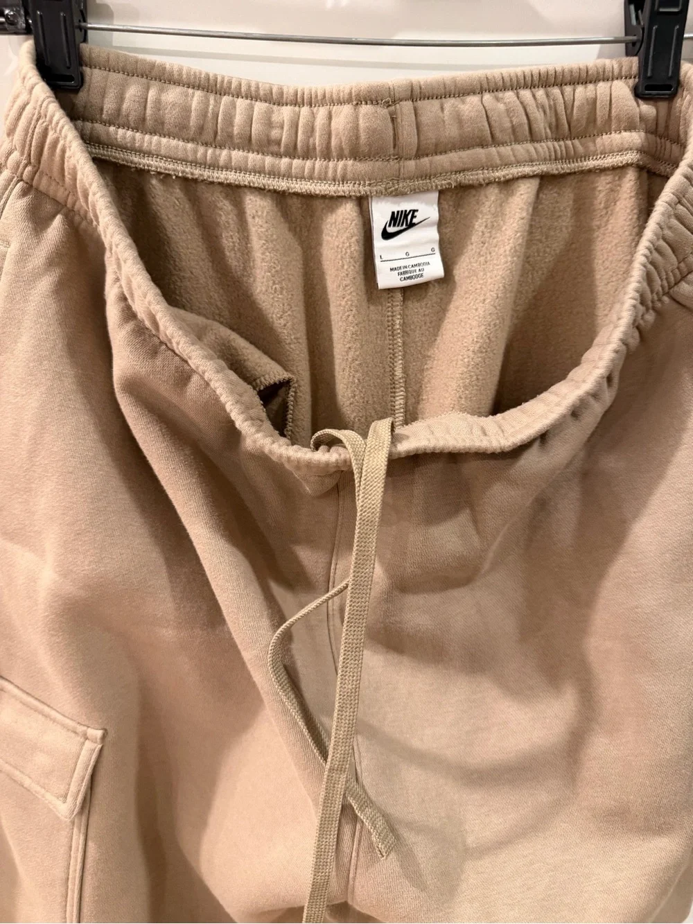 Nike Men’s Tan Cargo Fleece Jogger Pants Size L